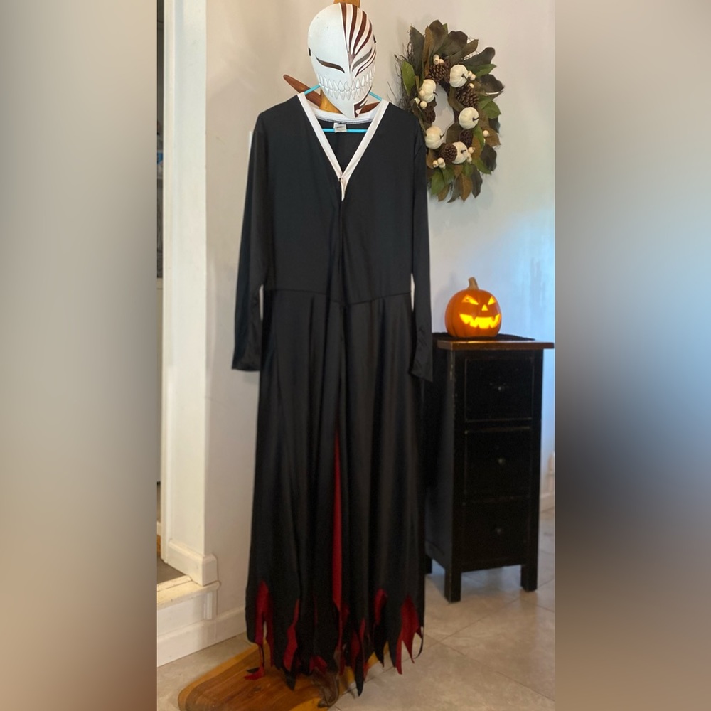 Halloween costume men’s size small/medium, Bleach